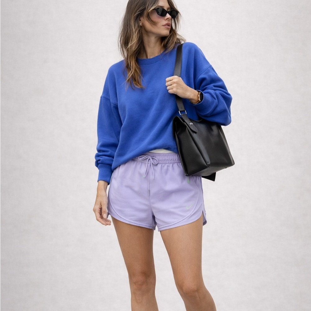 Nike Dri-FIT Tempo Running Shorts Lavender Purple Medium Athletic Dolphin Hem